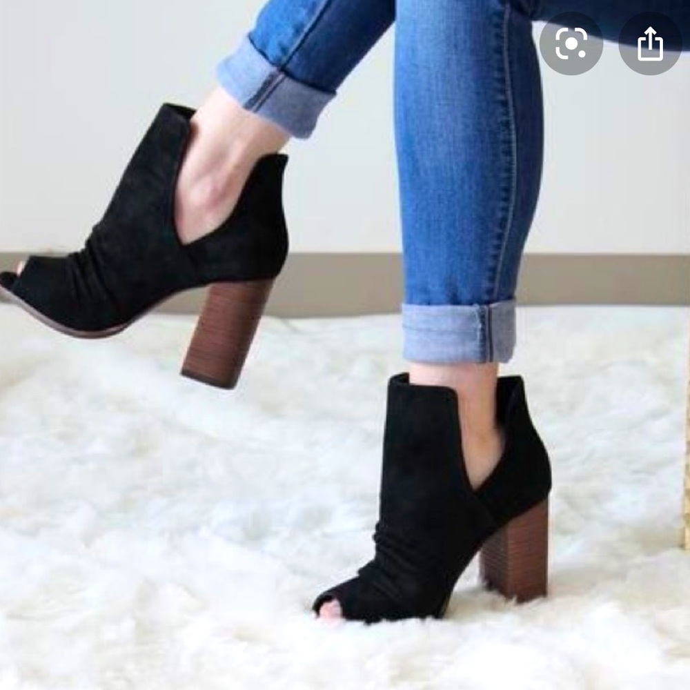 KRISTIN CAVALLARI CHINESE LAUNDRY LASH PEEP TOE